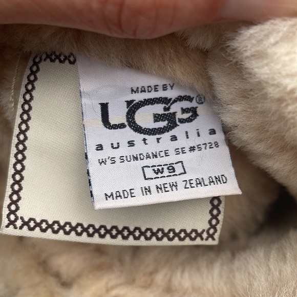 Rate special edition Beautiful cozy UGG boots - Picture 9 of 10